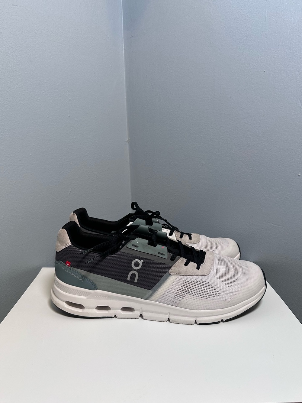 On Cloud Cloudrift Men’s Sz 11.5 White / Asphalt ON Running